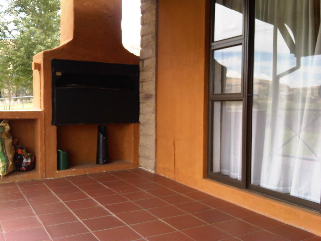 Villa Pumula Guest Farm Fouriesburg Esterno foto